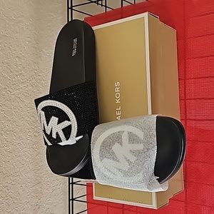 BRAND NEW!! MK CHARM SLIDE